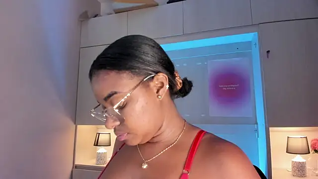 tamaraa_smiith - Tamaraa_smiith's free webcam - UK Sex Cams