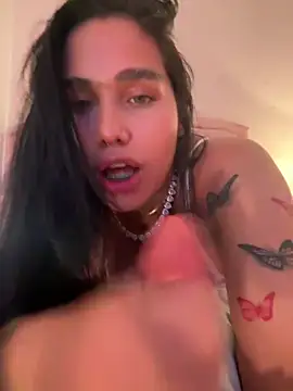 Bella__Wood webcam