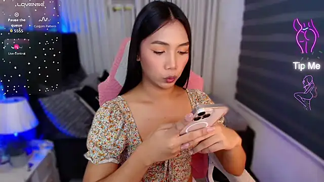 fuckingnaughtyjade webcam