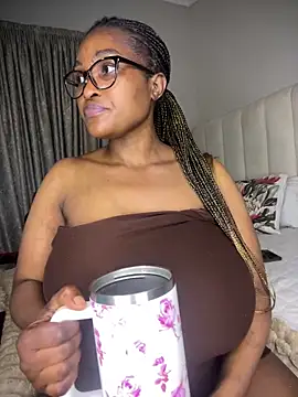 Bustygoddess32