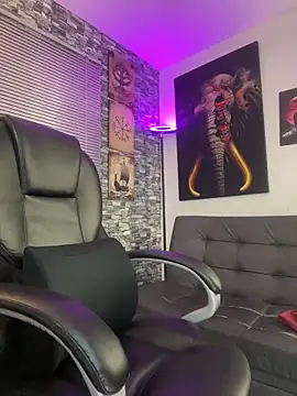 Ethan_Castellano live sex cam