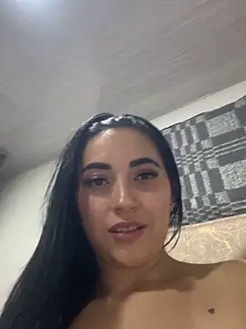 Emmily-mayerrs webcam