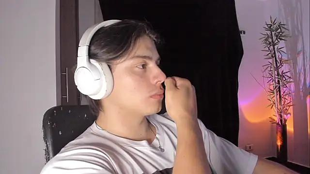 giordano_russo (M young) - first cum of the day!