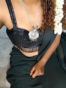 Webcam Model (Tamilpallavi)  is live.Free join now!