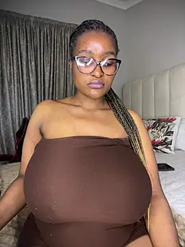 Webcam Model (Bustygoddess32)  is live.Free join now!