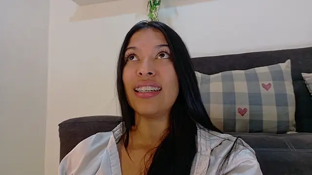 RiriiBrunette__ webcam
