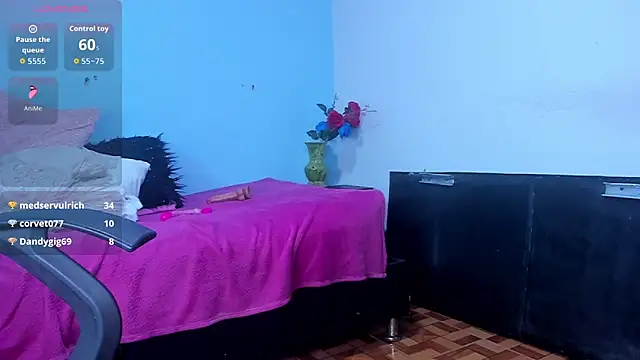 kaylaMinov_ webcam