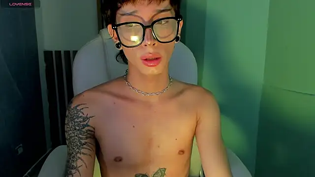 andywiilliams - AndyWiilliams's free webcam - UK Sex Cams