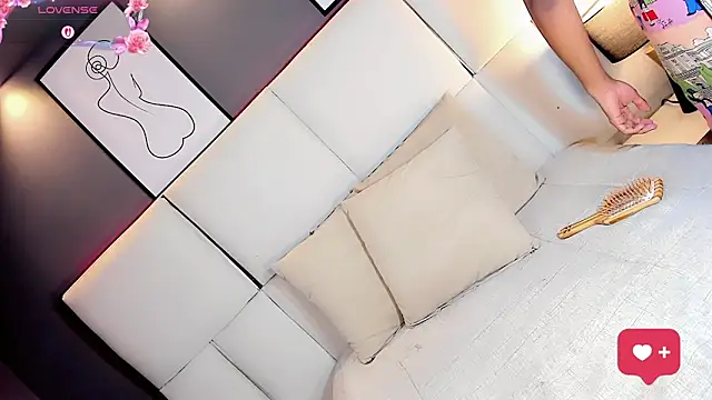 Kornylovee webcam