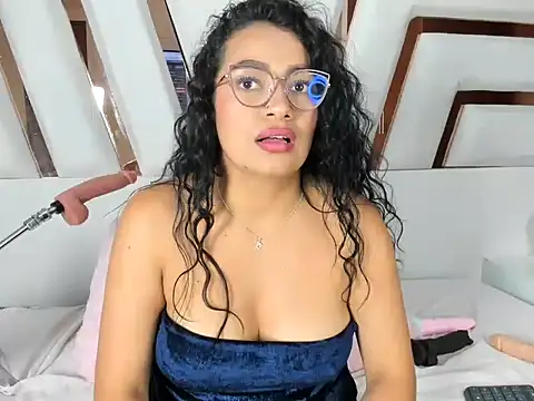 MiaKleinX webcam