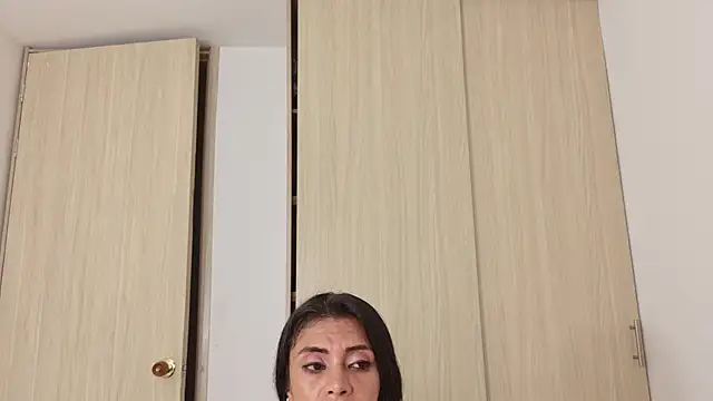 lilybloom69 - Lilybloom69's free webcam - UK Sex Cams