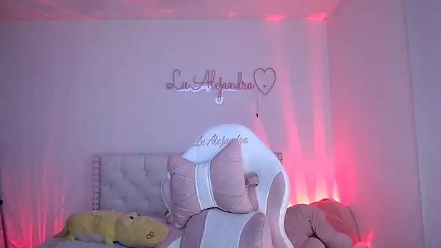 alee_lenoxx webcam