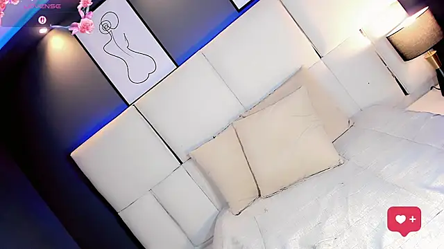 Kornylovee webcam
