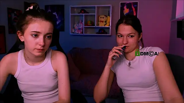chloe_ley webcam