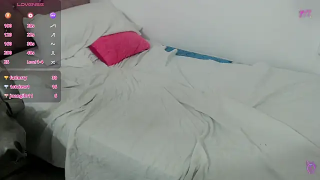 daphne_glow__ webcam