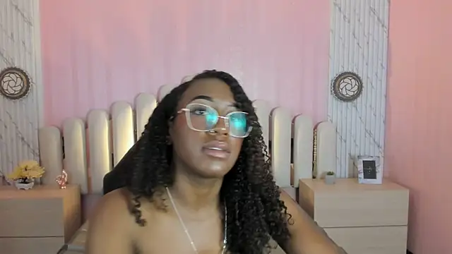 Qeen_blackk webcam