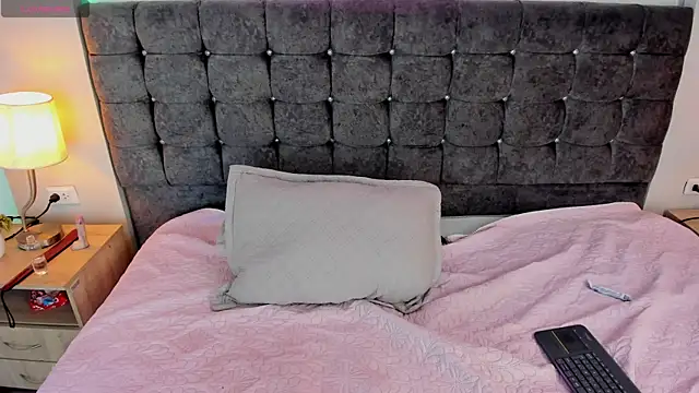 Nahia_Baker4 webcam