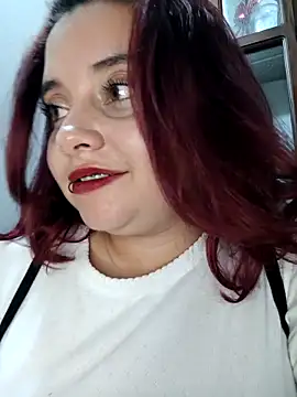 CURVY-HORNY webcam