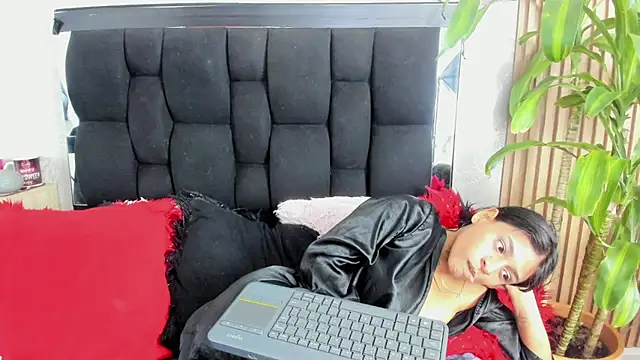 LesliePetit webcam