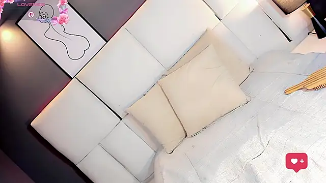 Kornylovee webcam
