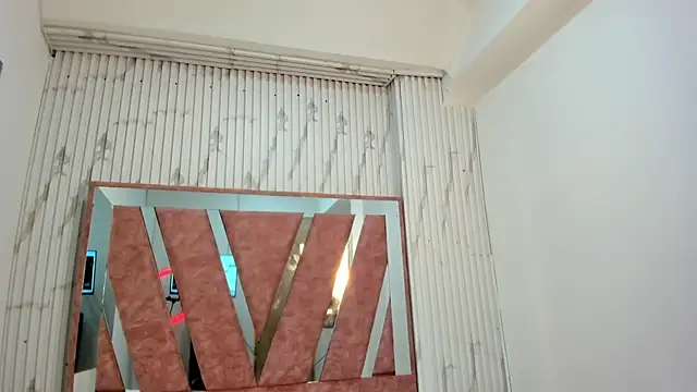 Scarlett_Hard_As webcam