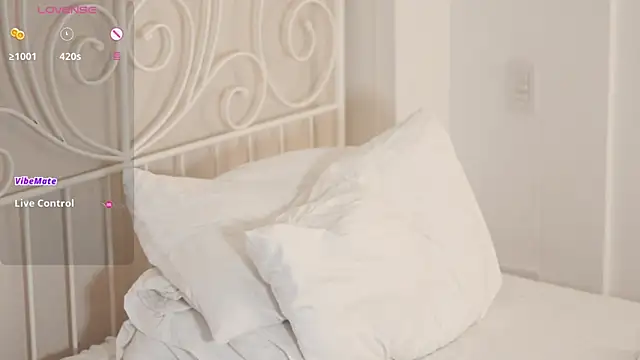 Adia_ webcam