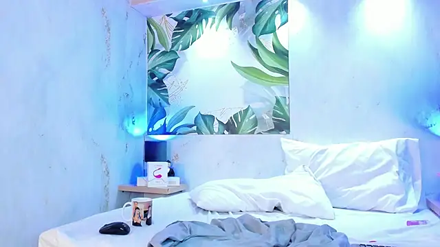 MelaniieRoux webcam