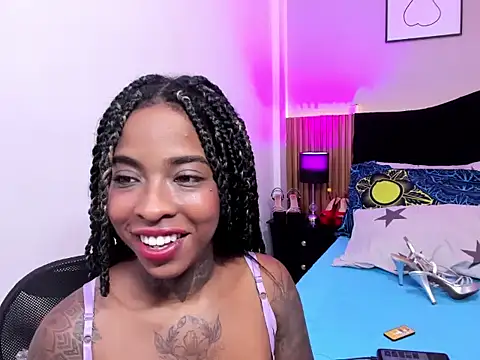 Pauline_Fox webcam