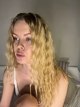 Divine_Caress webcam