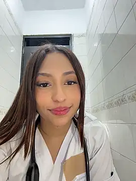 miacamille_ (F teen) - Squirt very big + finger time