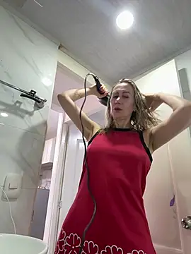 ashleymilf_1 (F mature) - show in the bathroom