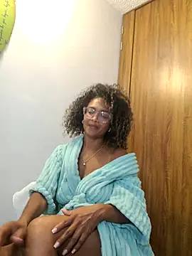 Webcam Model (BiiancaEstradaa)  is live.Free join now!