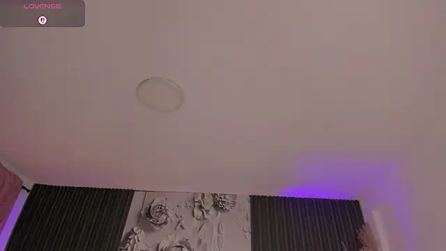 ShaniaDaniels webcam
