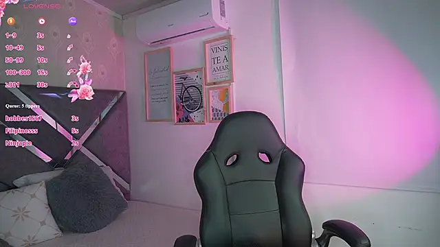 Naomi-Gray webcam