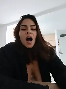 Webcam Model (Ivanna2)  is live.Free join now!