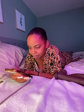 TheRealOshunQueen webcam