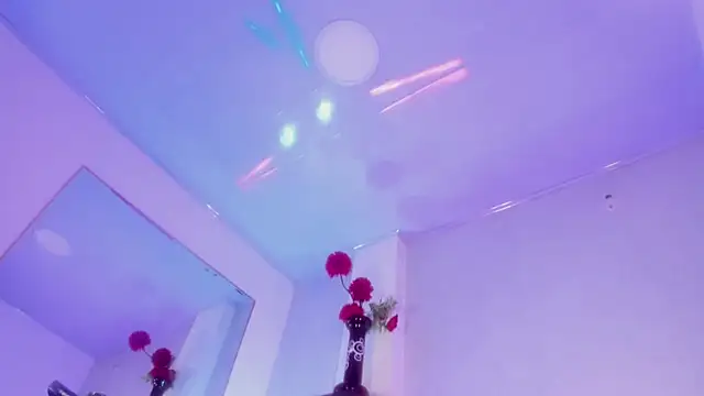 Strella_ferrera webcam