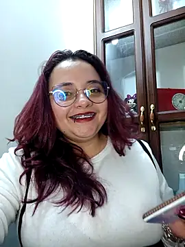 CURVY-HORNY webcam
