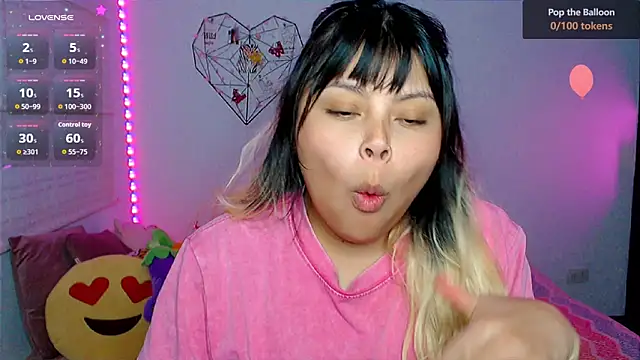 EllieMoonX webcam