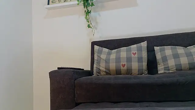 RiriiBrunette__ webcam
