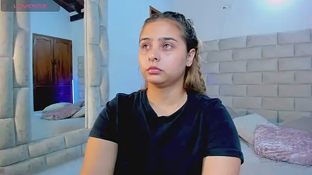 MikaelaStone webcam