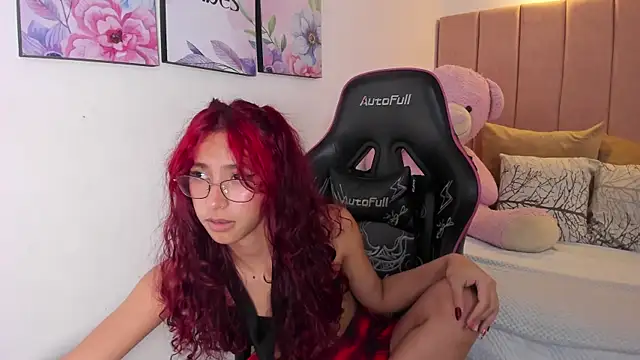 mia_ortizz_ webcam