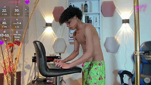 _taylor_black webcam