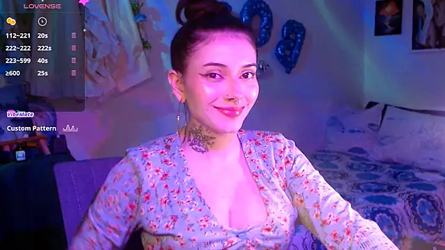LiliJones_ webcam