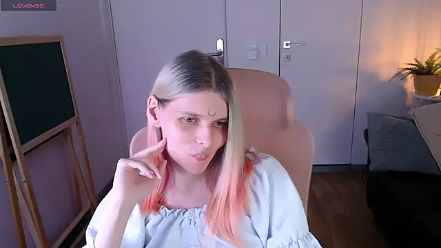 lunaex_ (T young) - Show tits