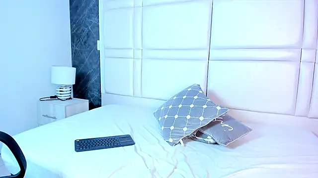 Saara_Corraless webcam