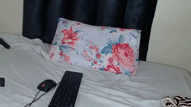 ShortyVibe27 webcam