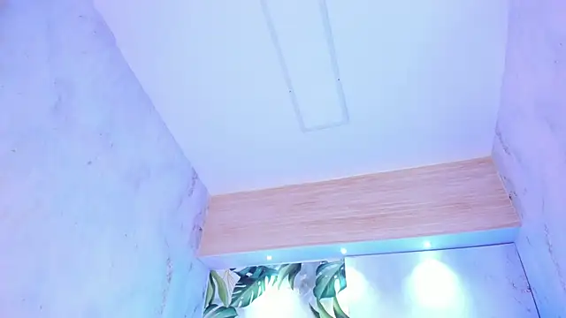 MelaniieRoux webcam