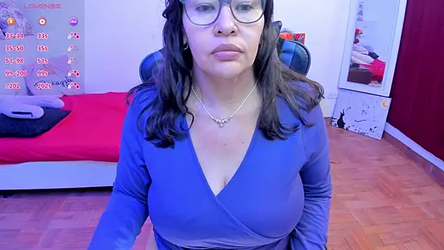 esmeralda_milf webcam