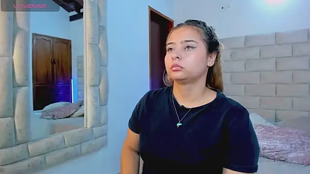 MikaelaStone webcam